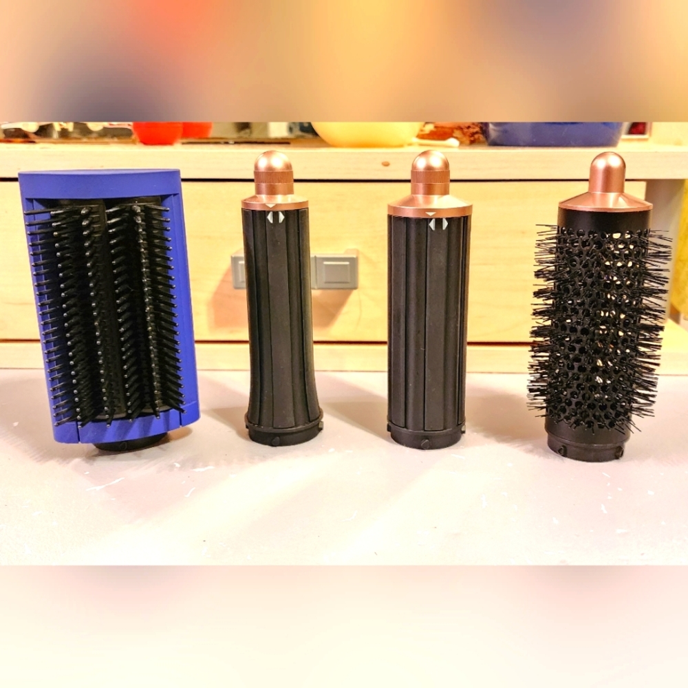 Dyson airwrap attachments